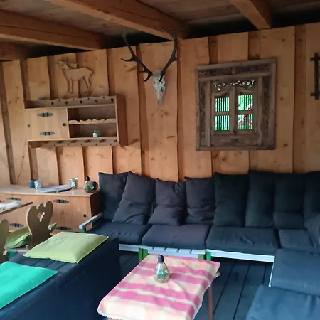 Apartament Apartman Laurin