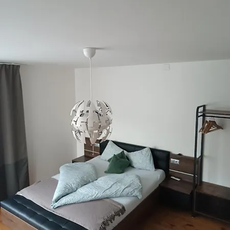 Apartman Laurin شقة *